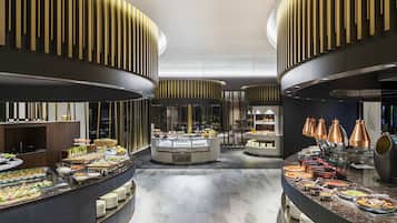 6 restaurants, breakfast, lunch, dinner served; French cuisine