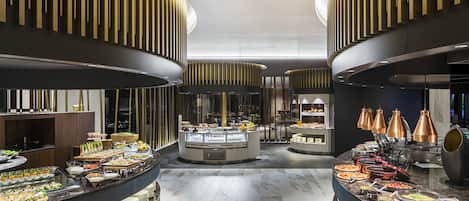 6 restaurants, breakfast, lunch, dinner served; French cuisine