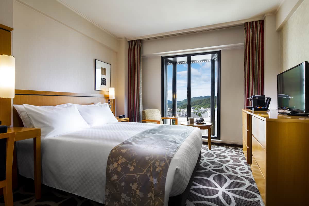 Chambre exĂŠcutive double, non-fumeur, secteur Affaires (10th floor, 20ăĄ) | Couette en duvet, coffre-fort, bureau, système dâinsonorisation