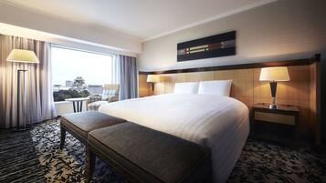 Suíte júnior, para não fumantes (Luxury, High Floor) | Cofres nos quartos, cortinas blackout, ferros/tábuas de passar roupa