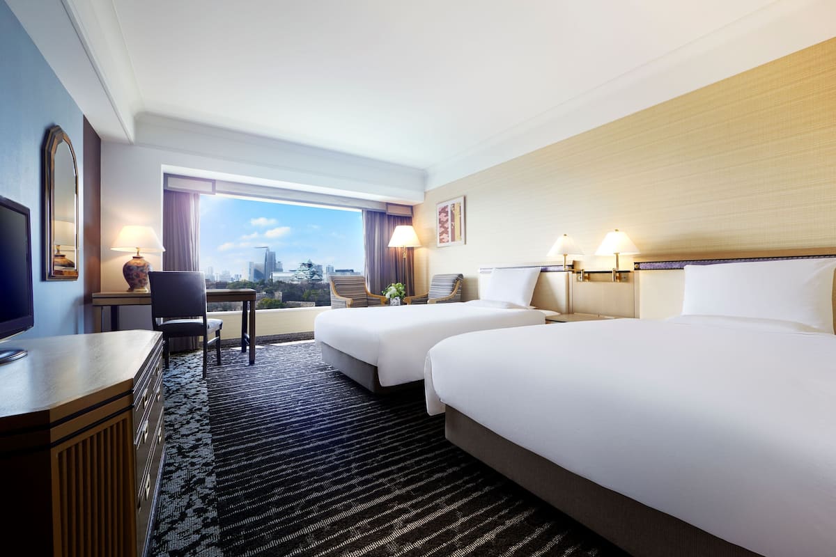 Superior Twin Room, Non Smoking (castle view) | 1 bilik tidur, peti besi dalam bilik, langsir/tirai gelap terus