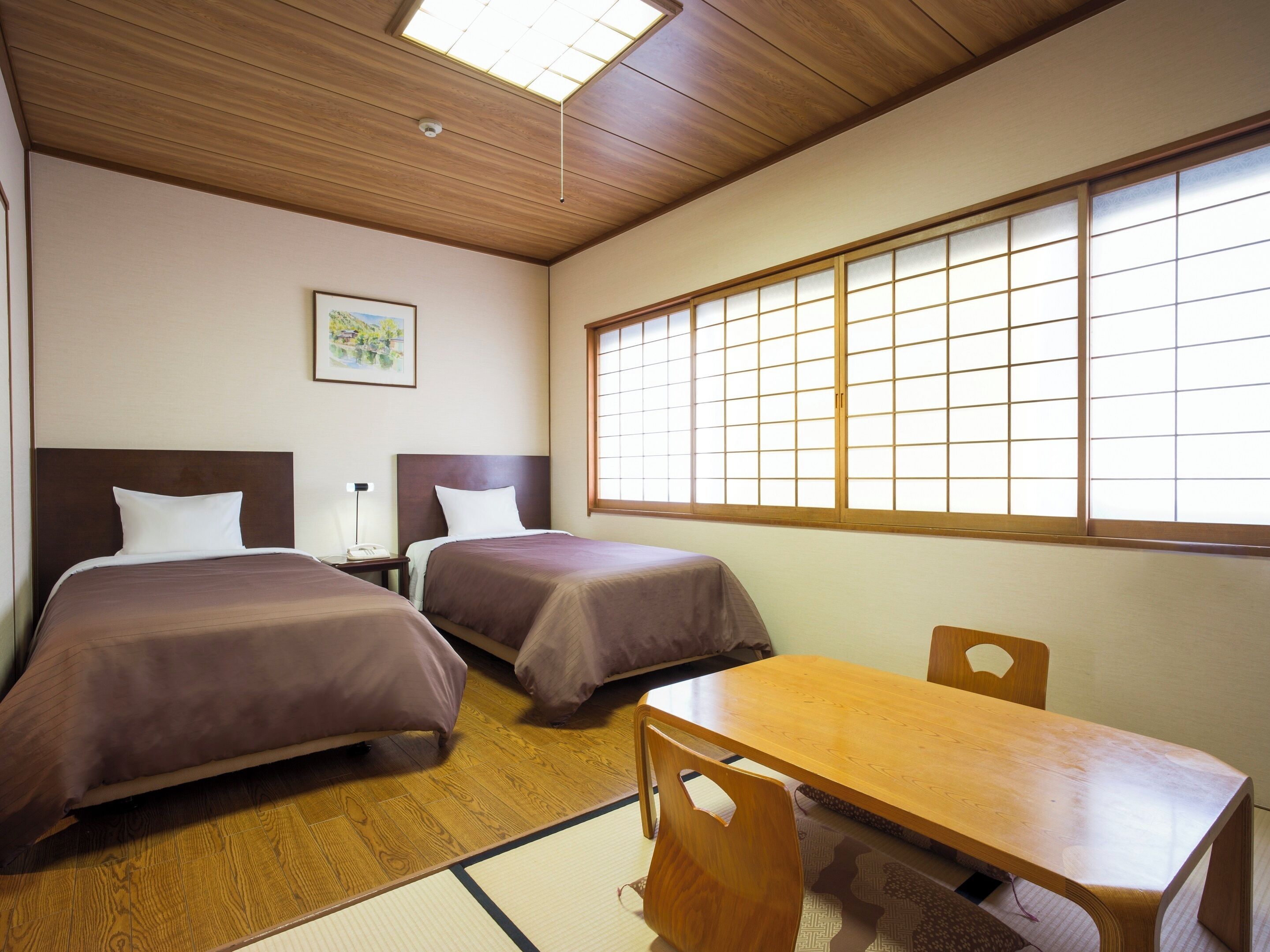 Bureau, rideaux occultants, Wi-Fi gratuit, draps fournis