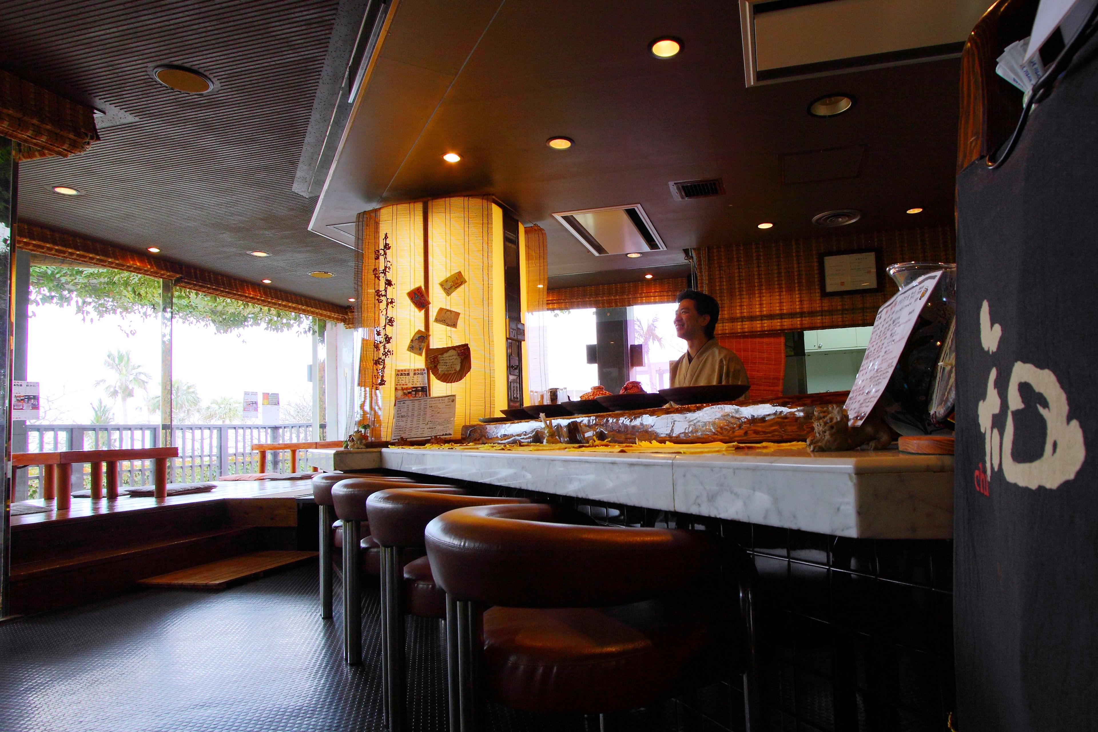 5 restaurants, breakfast served