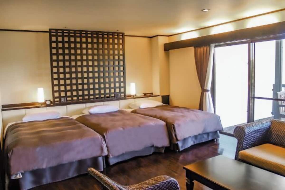 In-room safe, desk, blackout curtains, free WiFi