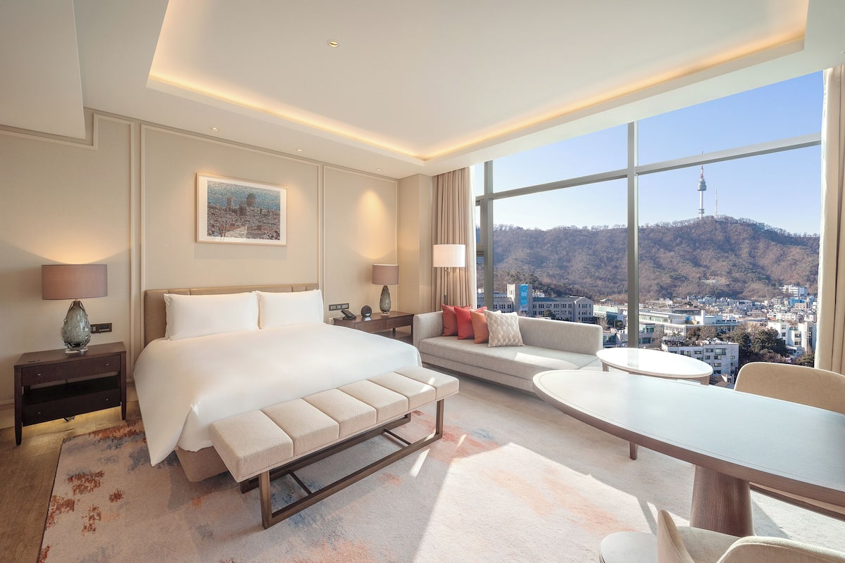 Premium Room, 1 King Bed