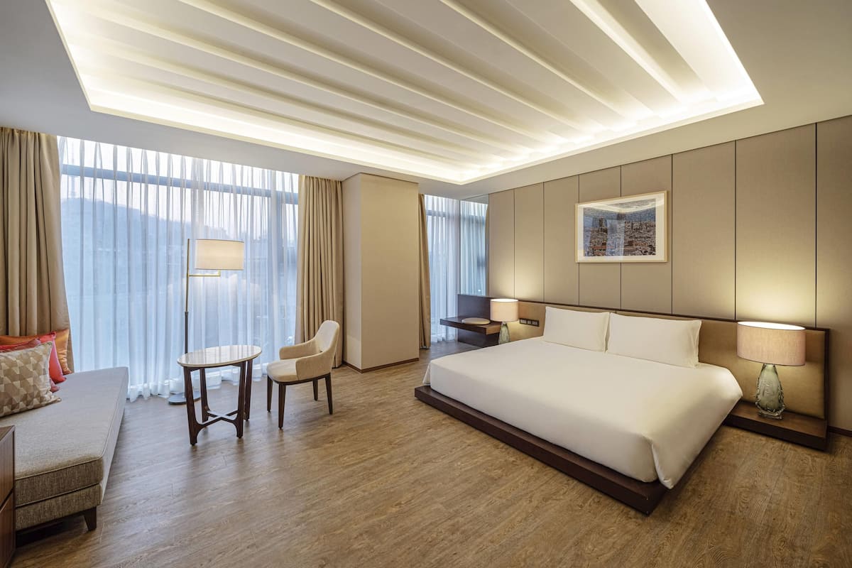Camera, 1 letto king (Namsan) | Biancheria da letto di alta qualità, una cassaforte in camera