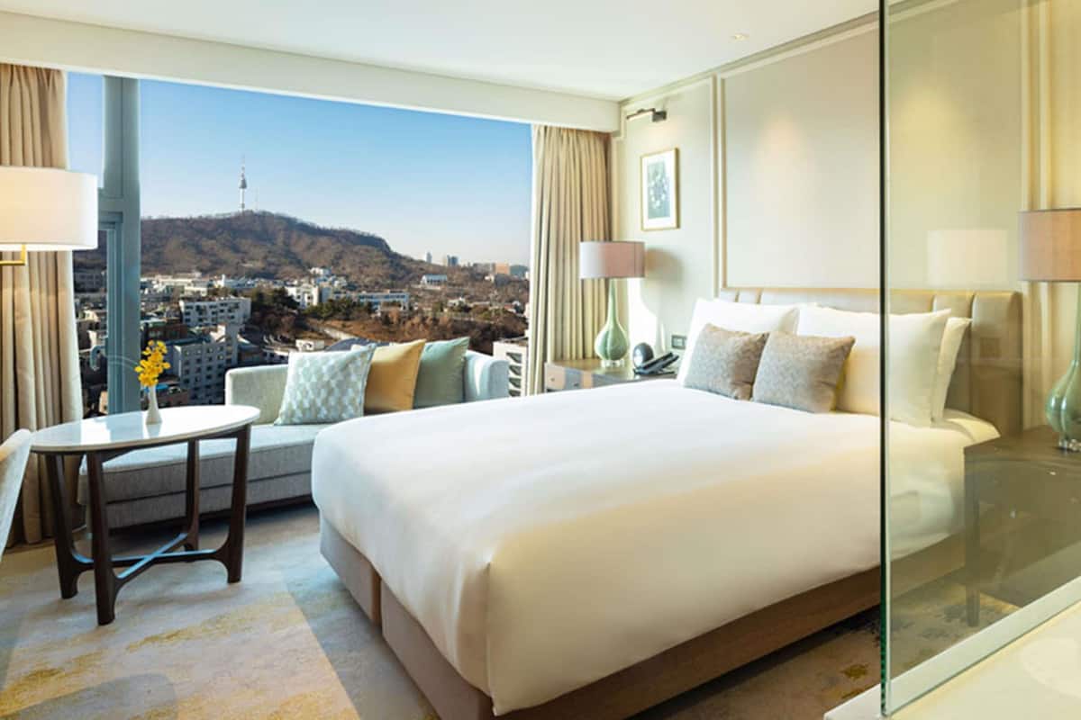 Camera Deluxe, 1 letto king | Biancheria da letto di alta qualità, una cassaforte in camera
