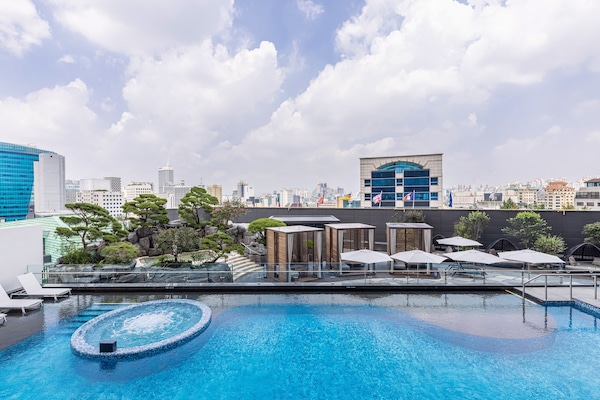 室內/室外游泳池