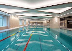 Piscina interna, piscina externa, barracas