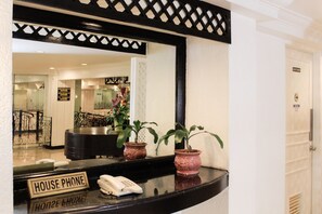 Interior - Las Palmas Hotel de Manila (Manila)