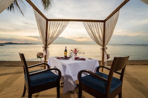 Private beach, sun loungers, beach umbrellas, beach towels