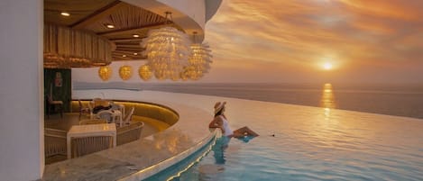 5 Bars/Lounges, Bar im Pool, Poolbar