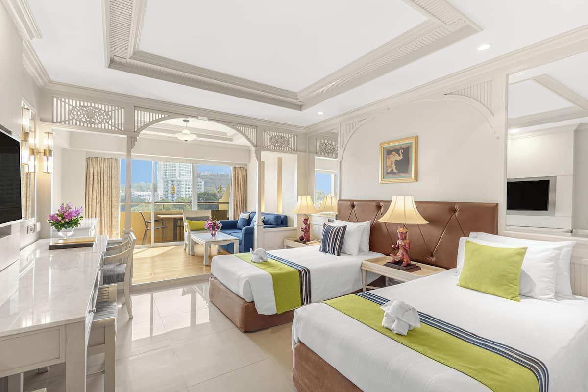 Mini Suite Plus Sun Rise Twin Bed | 1 bedroom, minibar, in-room safe, individually decorated