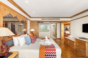 Theme Suite Two Bedrooms Thai Heritage | 1 chambre, minibar, coffres-forts dans les chambres