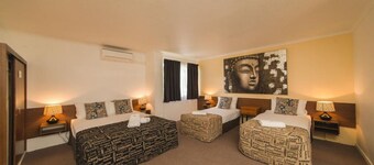 Hampton Villa Motel
