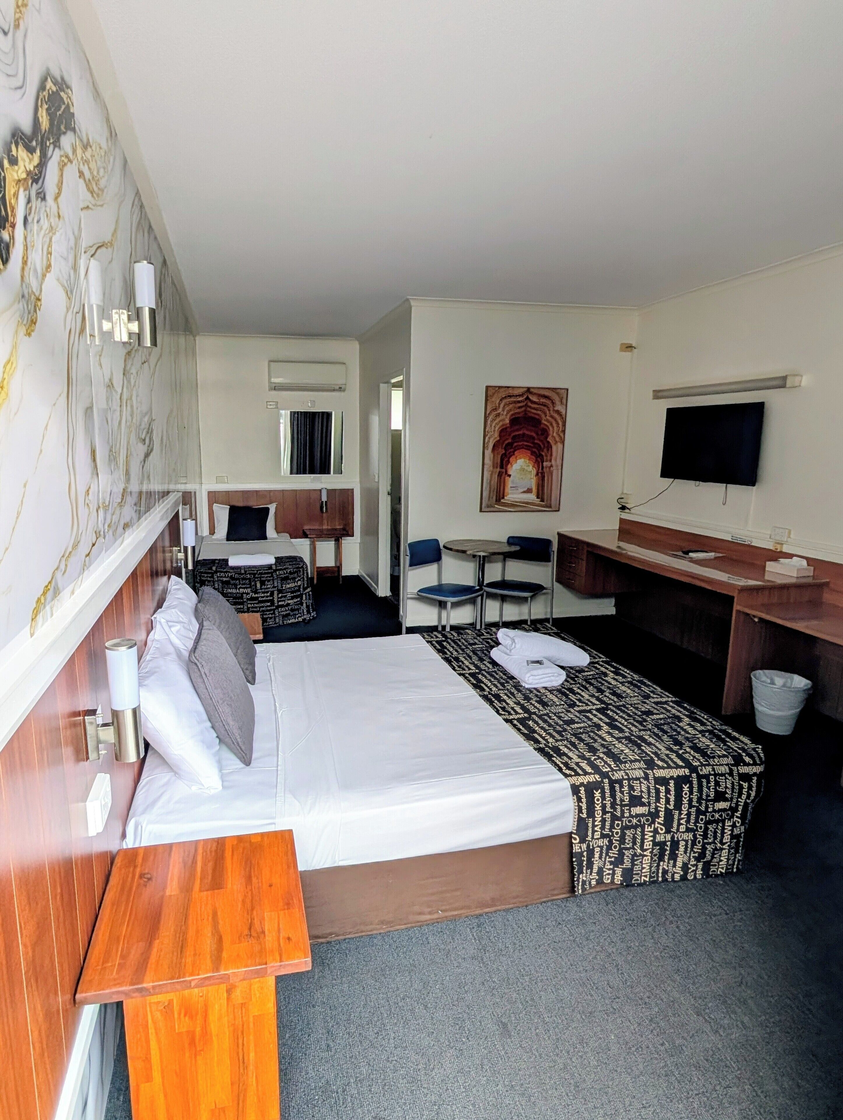 Standard Twin Room | Desk, iron/ironing board, free WiFi, alarm clocks