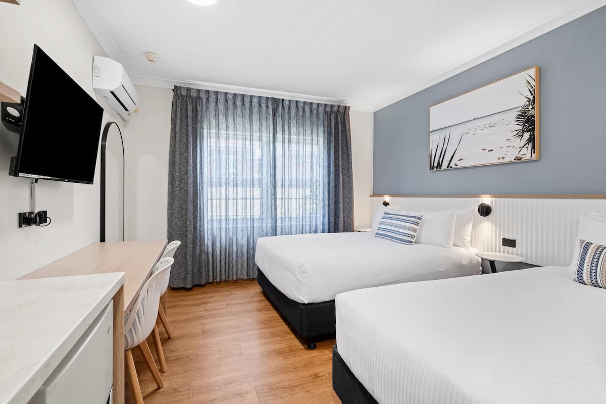 Premium bedding, minibar, desk, iron/ironing board