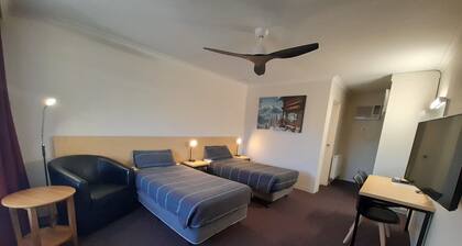 Cooma Motor Lodge Motel