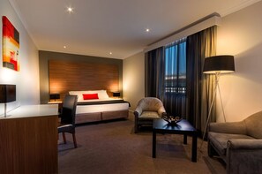 Superior Queen Room | In-room safe, desk, laptop workspace, iron/ironing board
