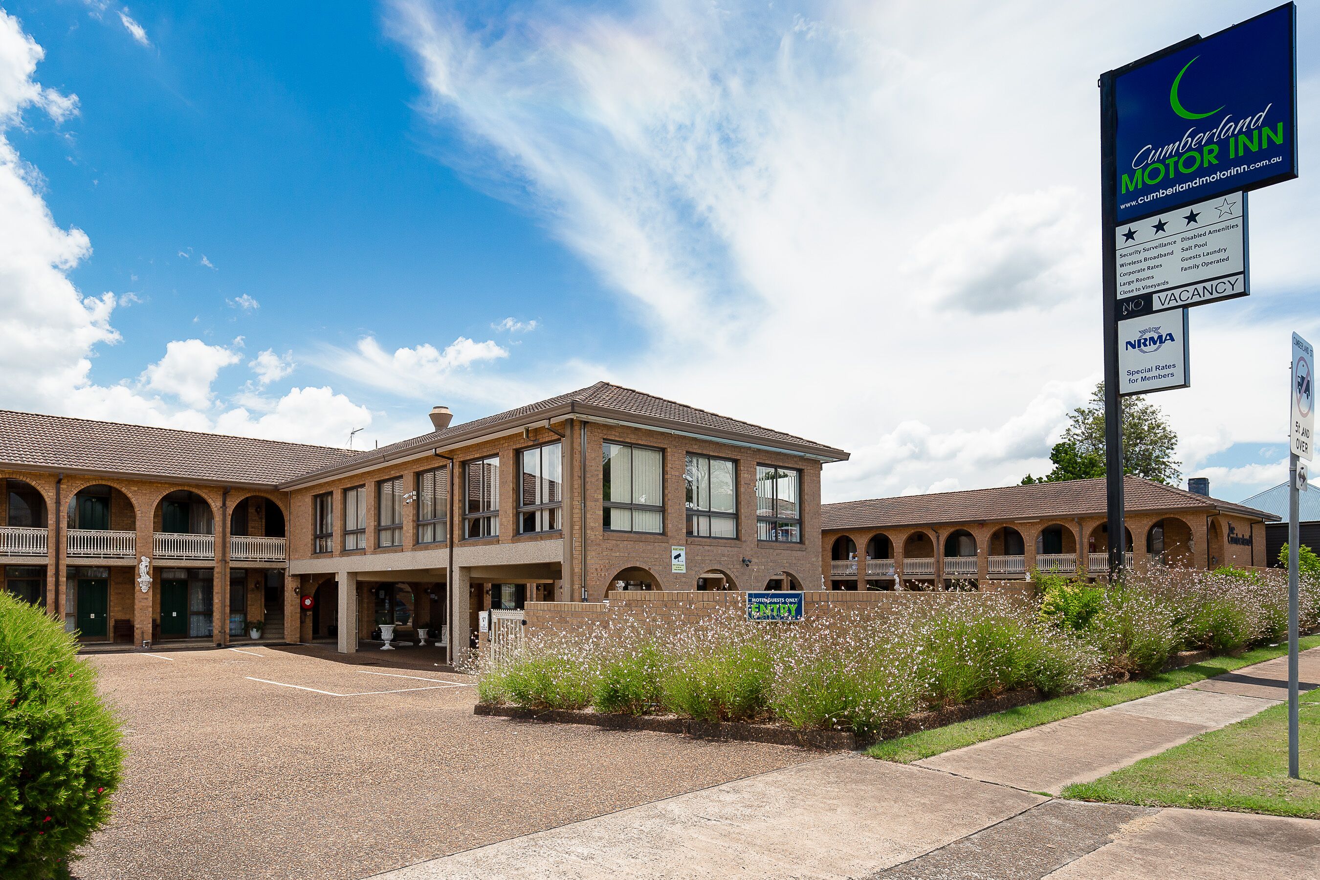 Fachada de la propiedad