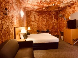 Underground Room | 1 bedroom, minibar, desk, laptop workspace