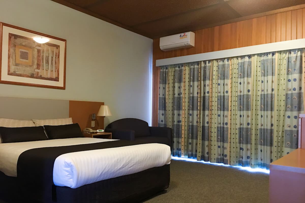 Above Ground Room | Living area | TV
