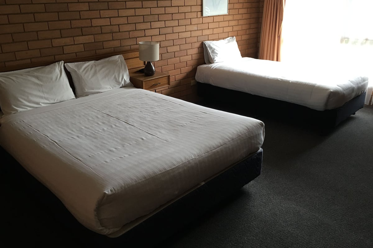 Desk, blackout drapes, iron/ironing board, free WiFi