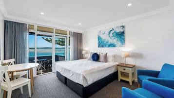 Deluxe Room, 1 King Bed, River View (refurbished room)