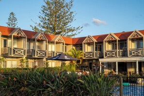 Exterior - Comfort Resort Waters Edge (Port Macquarie)
