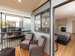 Villa Deluxe, 1 très grand lit | Literie de qualité, articles de minibar gratuits, bureau
