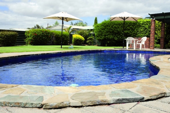 Chambre Standard | Piscine extérieure