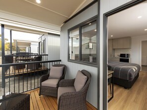 Deluxe Villa, 1 King Bed | Premium bedding, free minibar, desk, blackout drapes