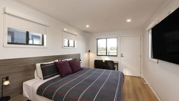 Deluxe Villa, 1 King Bed | Premium bedding, free minibar, desk, blackout curtains