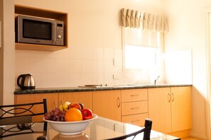 Kitchenette Spa Room | Private kitchenette