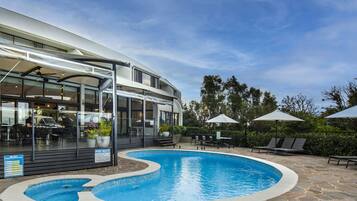 Outdoor pool, pool loungers