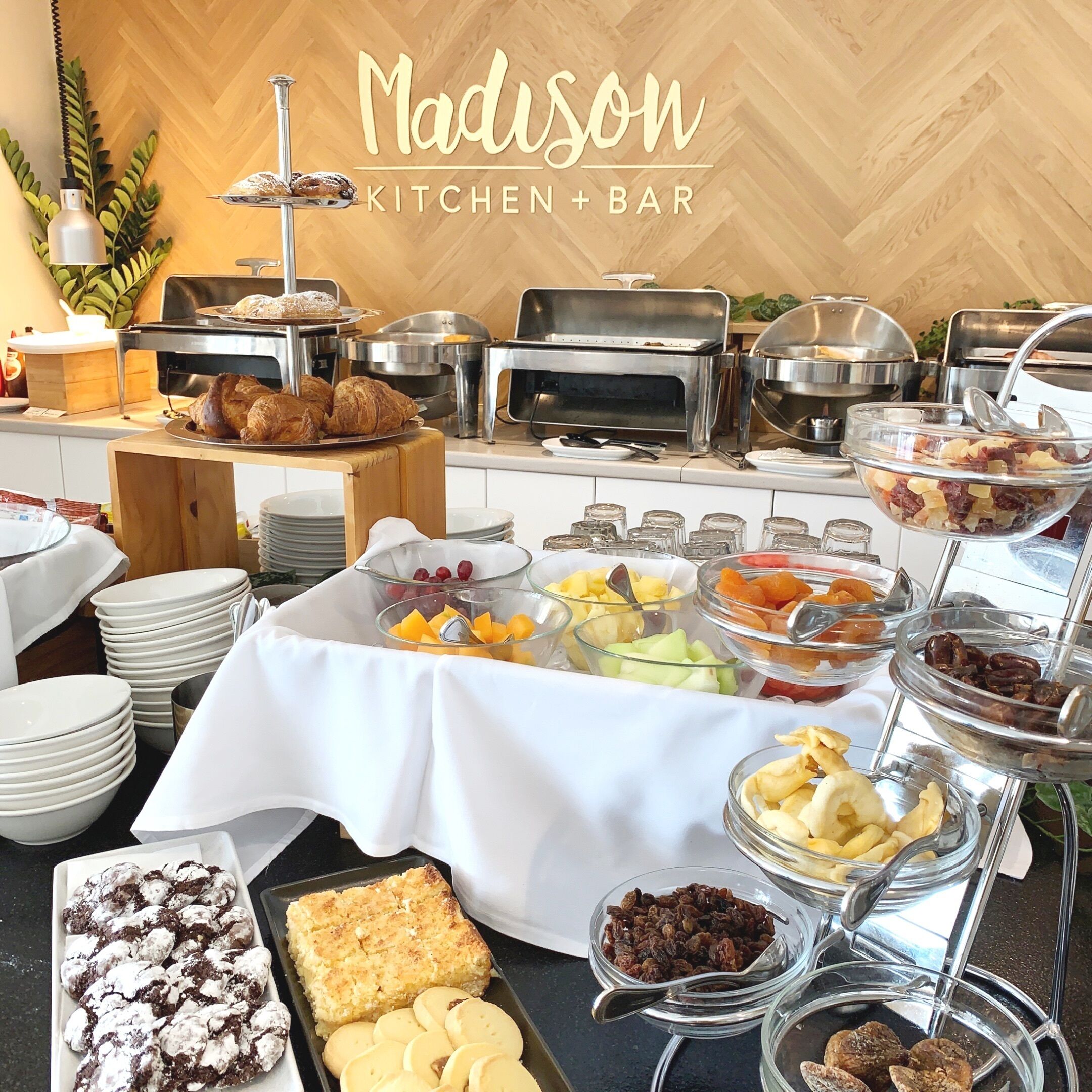 daily full breakfast for a fee