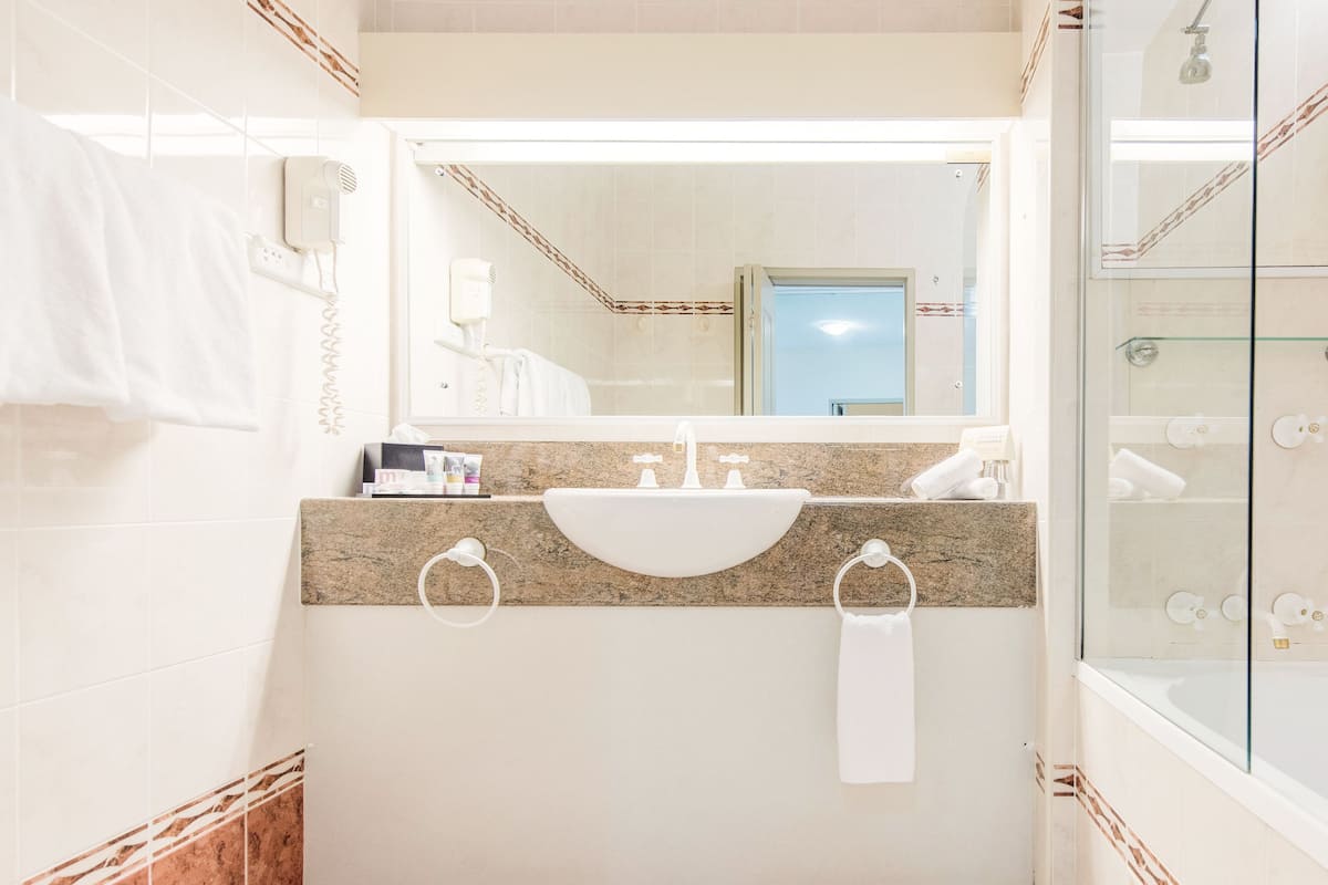 Ducha y bañera combinadas y artículos de higiene personal ecológicos