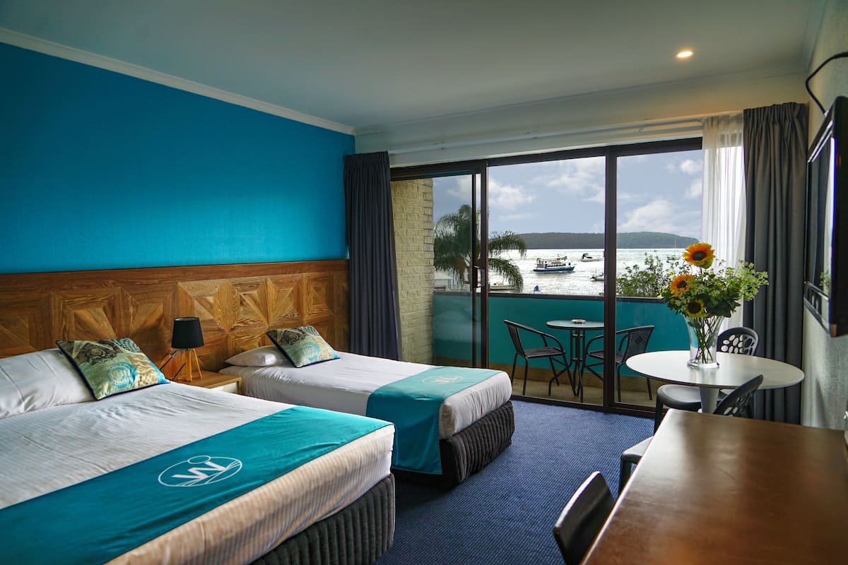 Executive Room, Ocean View | Minibar, free WiFi, bed sheets