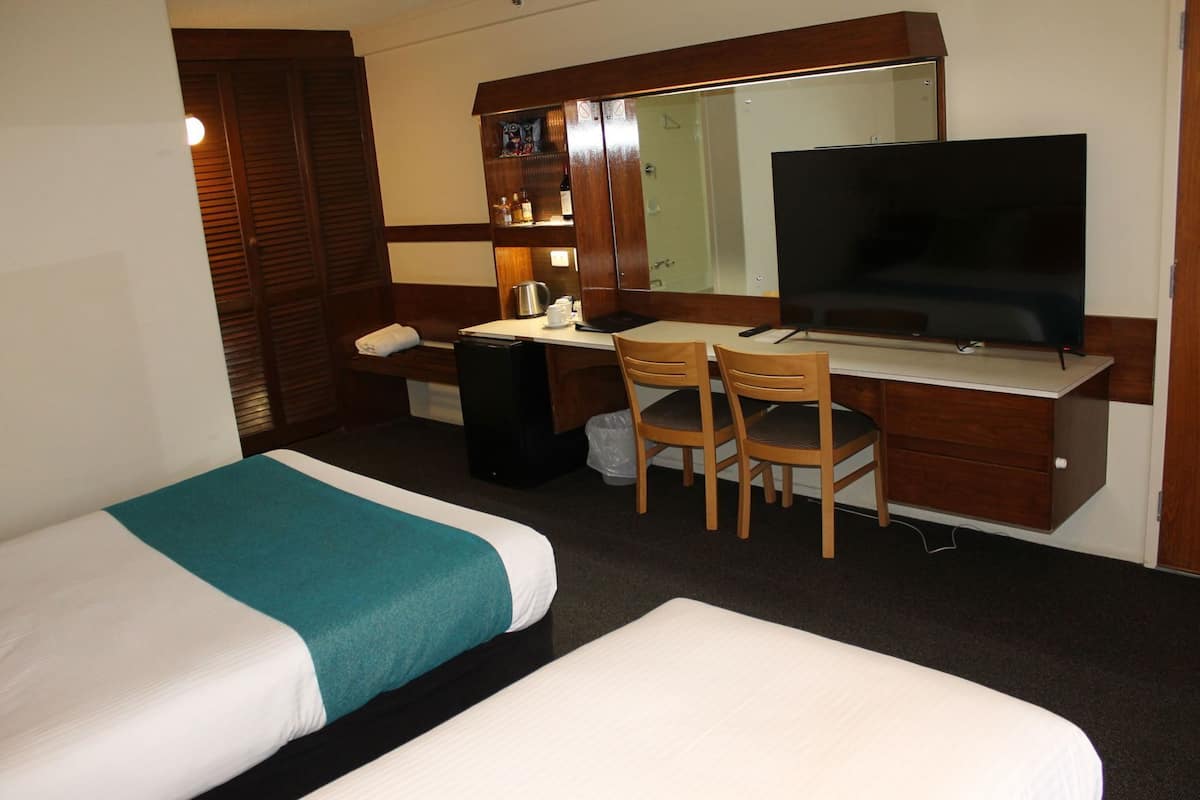 Minibar, iron/ironing board, cots/infant beds, free WiFi