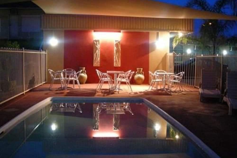 Desert Sand Motor Inn