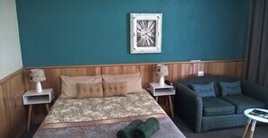 Familienzimmer, Mehrere Betten, Balkon | Bügeleisen/Bügelbrett, kostenloses WLAN, Bettwäsche