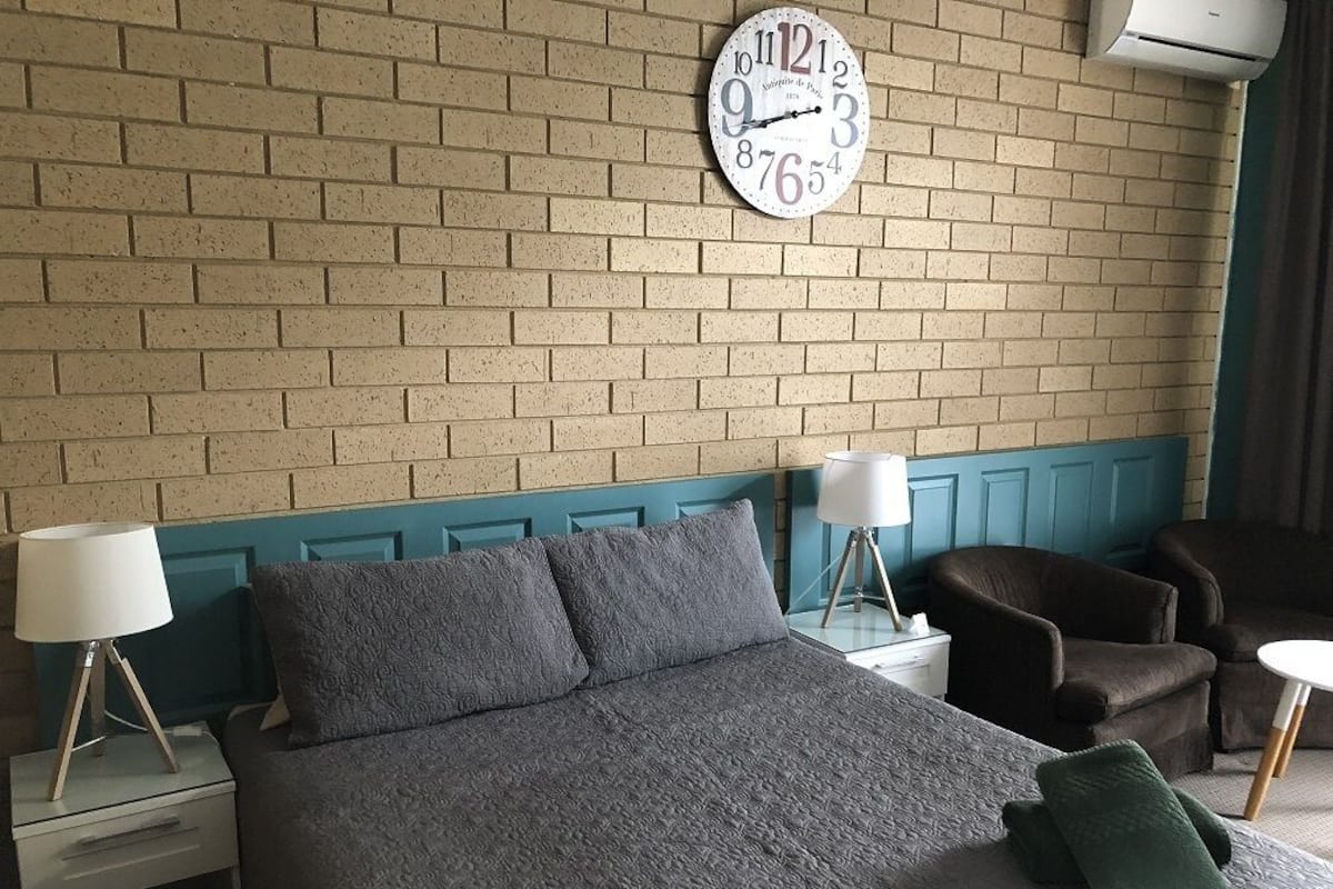 Deluxe-rum - 1 queensize-säng - icke-rökare - balkong | Strykjärn/strykbräda, gratis wi-fi och sängkläder