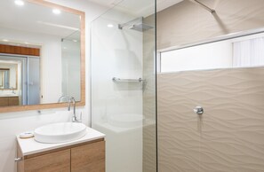 Shower, free toiletries, hair dryer, towels