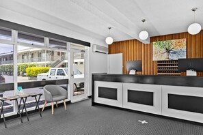 Reception - Park Motor Inn (East Toowoomba)