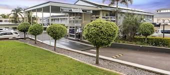 Park Motor Inn