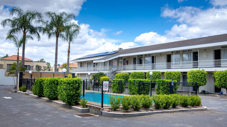 Park Motor Inn