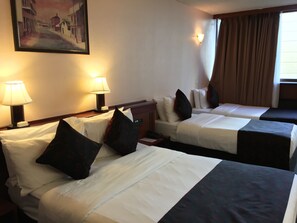 Standard Family Room | Select Comfort beds, iron/ironing board, free cribs/infant beds - Kings Perth Hotel (Perth)