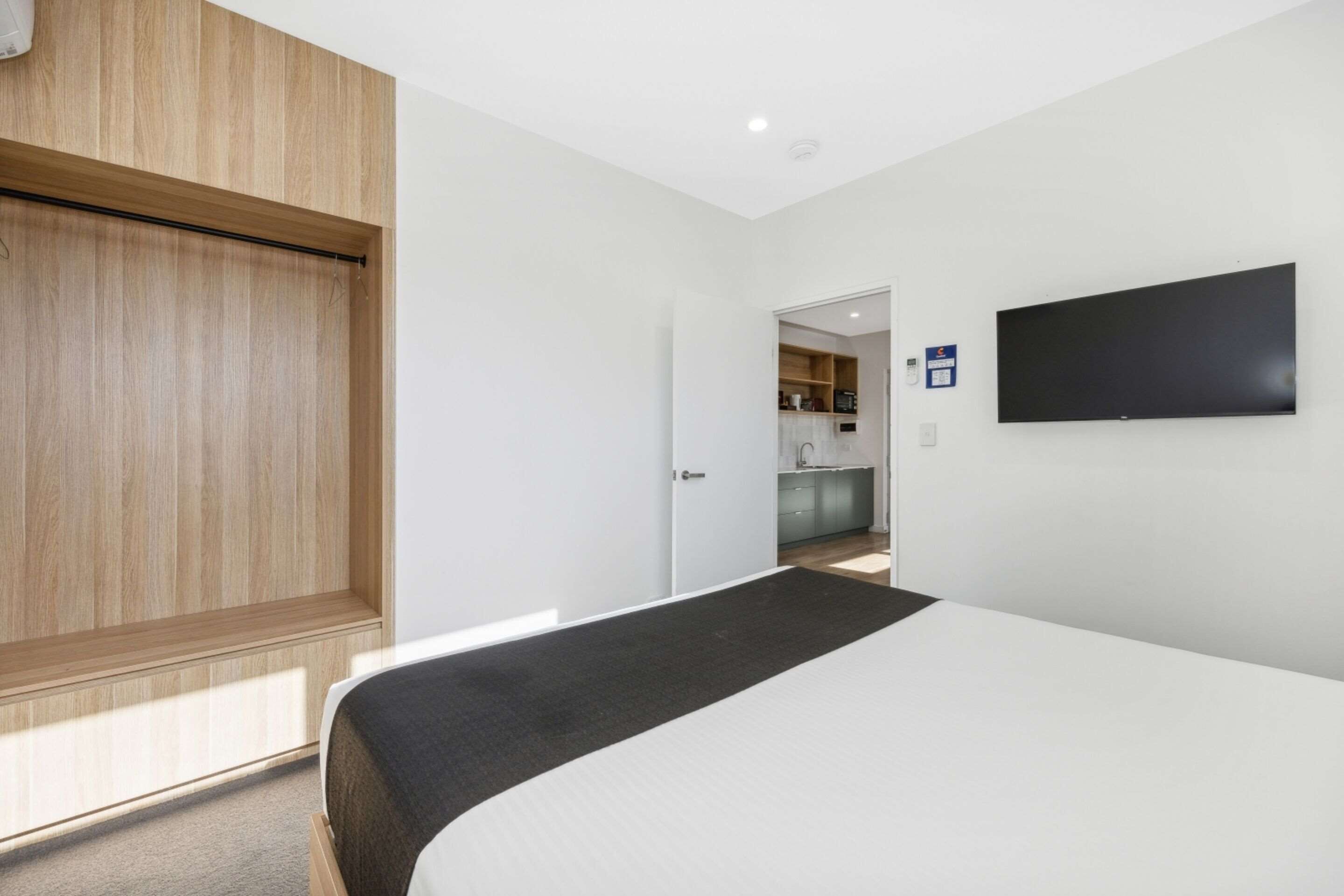 1 bedroom, desk, iron/ironing board, free wifi