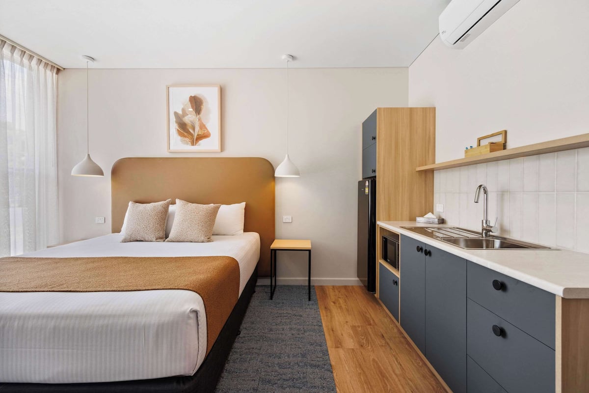 1 chambre, bureau, fer et planche à repasser, Wi-Fi gratuit