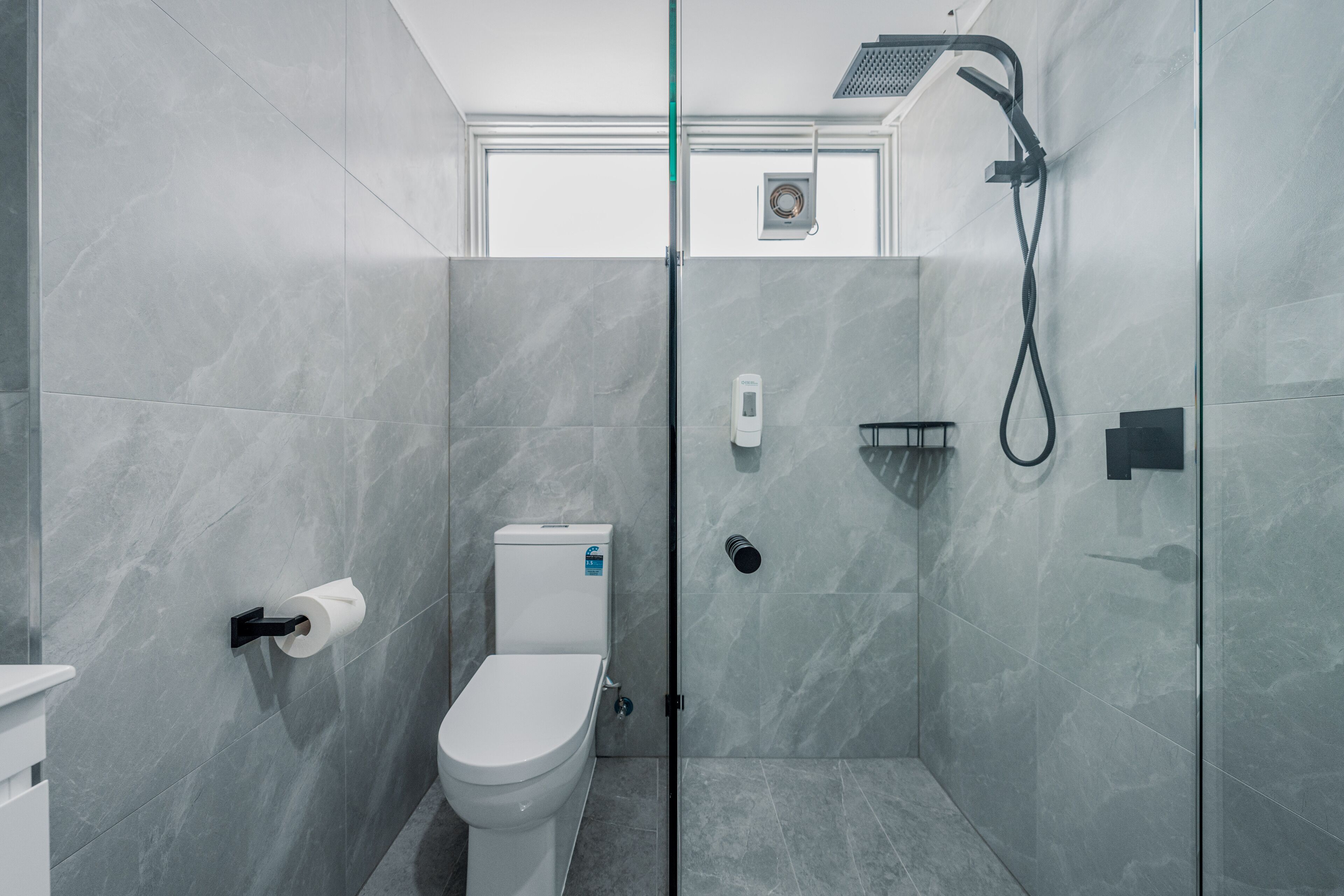 shower, rainfall showerhead, free toiletries, hair dryer